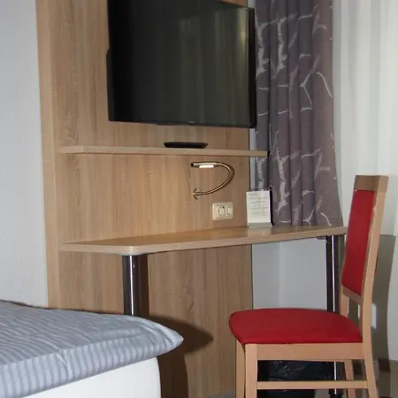 Stichwehs Am Bahnhof