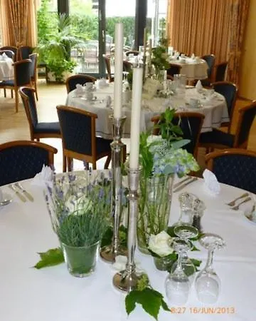 Stichwehs Am Bahnhof 3* Elze