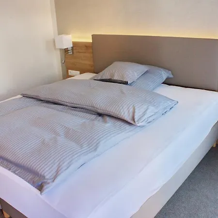 Stichwehs Am Bahnhof ゲストハウス