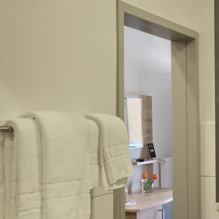 ゲストハウス Stichwehs Am Bahnhof Elze